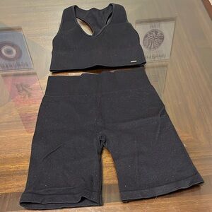 gilly hicks workout set